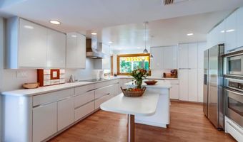 1015 Via Mil Cumbres, Solana Beach, CA 92075