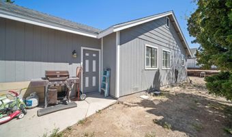 1702 Johns Cir, Fernley, NV 89408