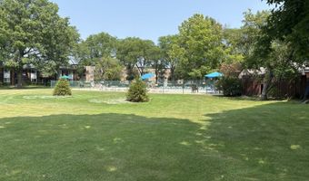 2424 E Oakton St 4F, Arlington Heights, IL 60004