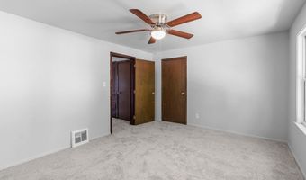 809 N DURKEE St, Appleton, WI 54911