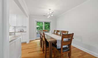 3 Bayberry Dr, Brookfield, CT 06804