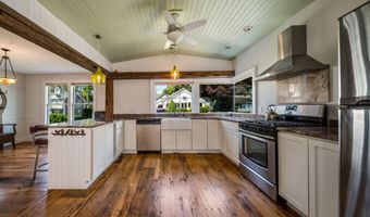 9 First Ave, Branford, CT 06405