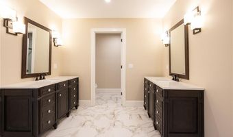 7 Dennell Dr, Lincoln, RI 02865