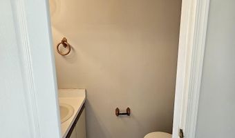 33 FIELDSTONE Ct, Dover, DE 19904
