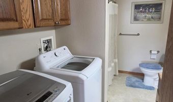 1005 Plum Ln, Aberdeen, SD 57401