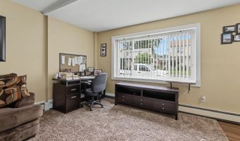 18 Tappen St, Avenel, NJ 07001