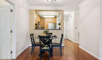 2101 MONROE N 107, Arlington, VA 22207