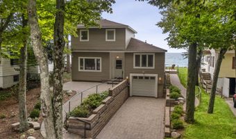 17646 S Ridgewood Dr, Arcadia, MI 49613