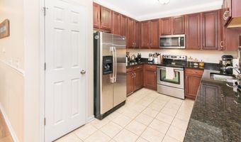 225 W Oakbrook Dr, Ann Arbor, MI 48103