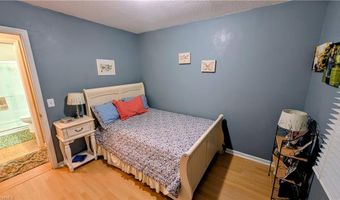 2474 Woodridge Dr, Asheboro, NC 27205