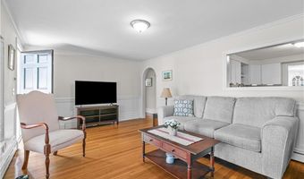 12 Terrace Dr, Bristol, RI 02809