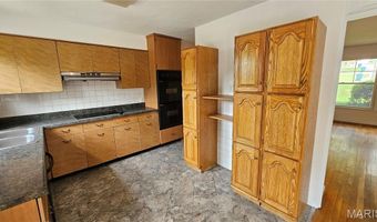 9117 Tiber Ct, Affton, MO 63123