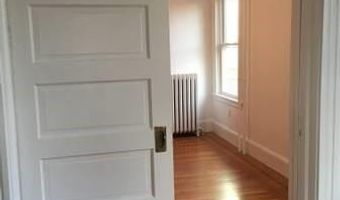 68 Evarts St, Newport, RI 02840