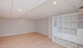 1848 Harley Dr, Ann Arbor, MI 48103