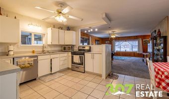 201 2nd St, Burlington, WY 82411