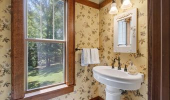 990 Buckwood Rd, Bauxite, AR 72011