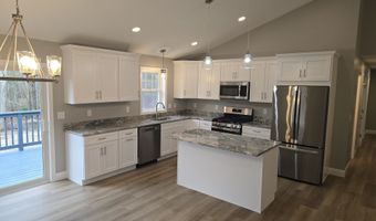 67 Paradise Dr, Brooklyn, CT 06234