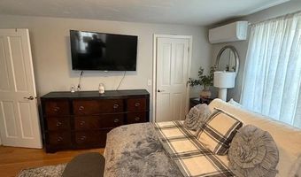 11 Woodside Ave, Cumberland, RI 02864