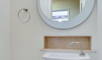 5904 LENOX Rd, Bethesda, MD 20817