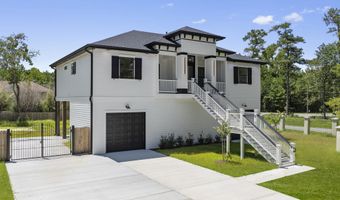 100 Blue Ridge Ct, Bay St. Louis, MS 39520