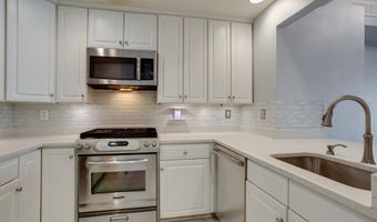 2310 14TH St N 402, Arlington, VA 22201
