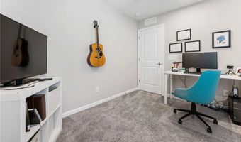 800 Dipper Ln 3, Aurora, OH 44202