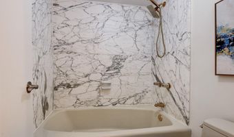 1101 S ARLINGTON RIDGE Rd S 208, Arlington, VA 22202