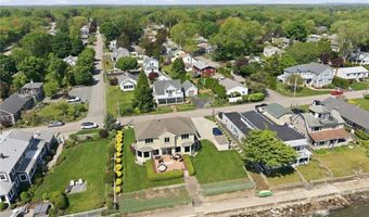 25 Narragansett St, North Kingstown, RI 02852