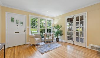 4610 ROXBURY Dr, Bethesda, MD 20814