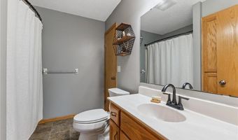 207 Ash St E, Annandale, MN 55302