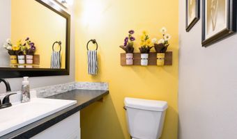 944 Sunburst Ln, Altoona, IA 50009