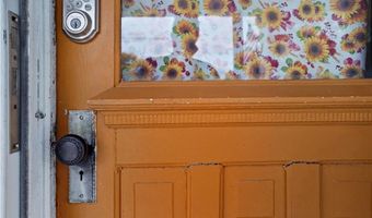 1115 7th St, Baldwin City, KS 66006