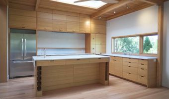 5 Scenic Dr, Ashland, OR 97520