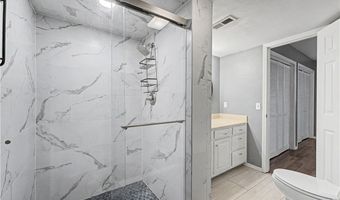 2 William Ln, Bella Vista, AR 72715