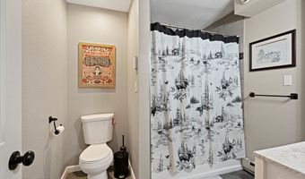 6150 Collins Cir, Anchorage, AK 99502