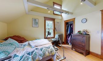 184 Whitney St, Auburn, ME 04210