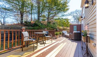 13 Hollyhock Knoll Ct 13, Bourne, MA 02532