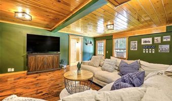 10 Narrow Ln, Charlestown, RI 02813