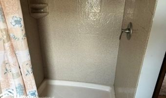 1317 E Commercial St, Algona, IA 50511