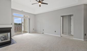 801 S GREENBRIER St 412, Arlington, VA 22204