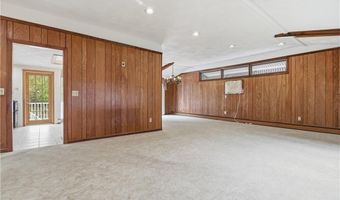 6 Bruce Dr, North Smithfield, RI 02896