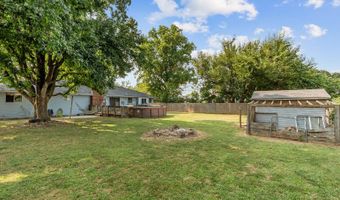 1304 S Adams Ave, Aurora, MO 65605