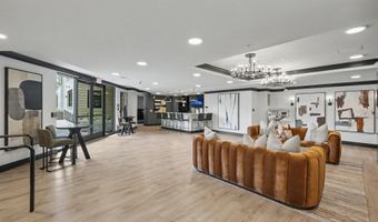 701 N HENRY St 206, Alexandria, VA 22314