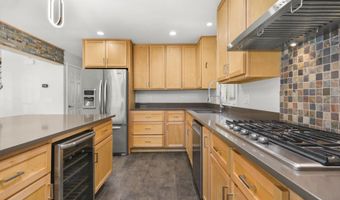 31 Hillandale Rd, Danbury, CT 06811
