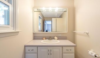 205 Westview Dr, Alma, MI 48801