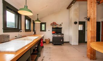 859 Whitehill Rd, Barnet, VT 05821