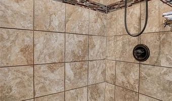 1812 Lynx Ln, Altus, OK 73521