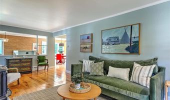 21 Carpenter Ave, Barrington, RI 02806