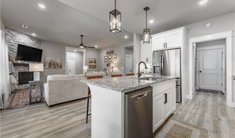 16 Hawthorn Ln, Bella Vista, AR 72715