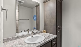 39 N 6th St, Baltic, SD 57003